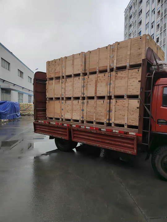 木箱裝車